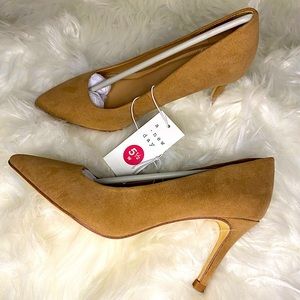 A New Day Women’s Gemma pointed toe heeled pumps